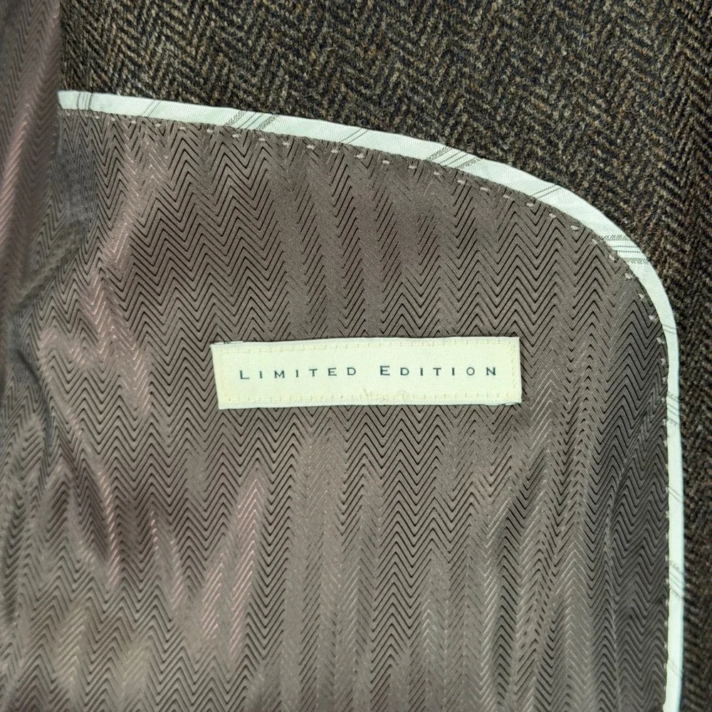 Joseph Abboud excellent pre